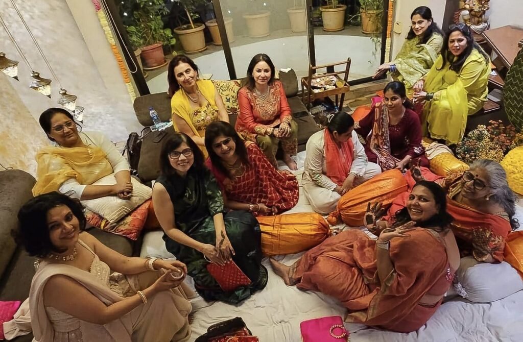 Indian Former Captain Sachin Tendulkar Celebrating Diwali With Friends & Family , See Pictures